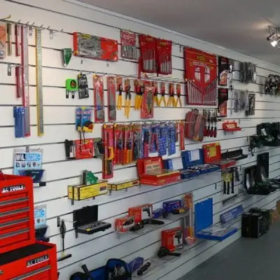 30 y tuong trung bay slatwall cho cua hang ban le Viet Notion 5 | SHOPDEPOT Image