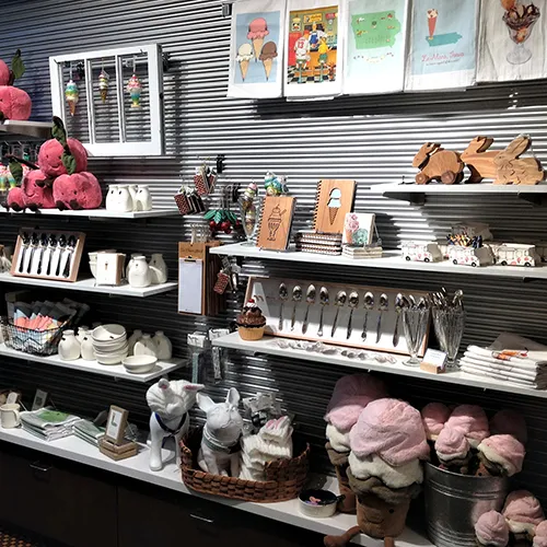 30 y tuong trung bay slatwall cho cua hang ban le Viet Notion 6 | SHOPDEPOT Image